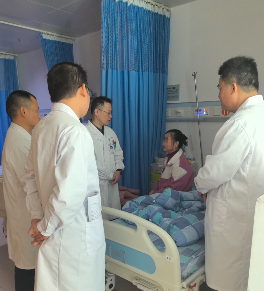 我院眼科专家赴宾阳县中医医院开展定期指导