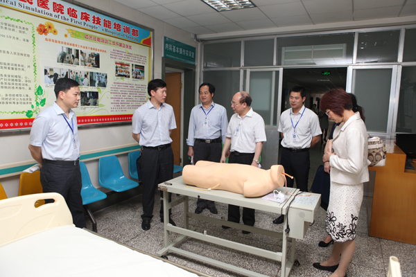 南宁市第一人民医院迎接广西医科大学临床教学基地评审