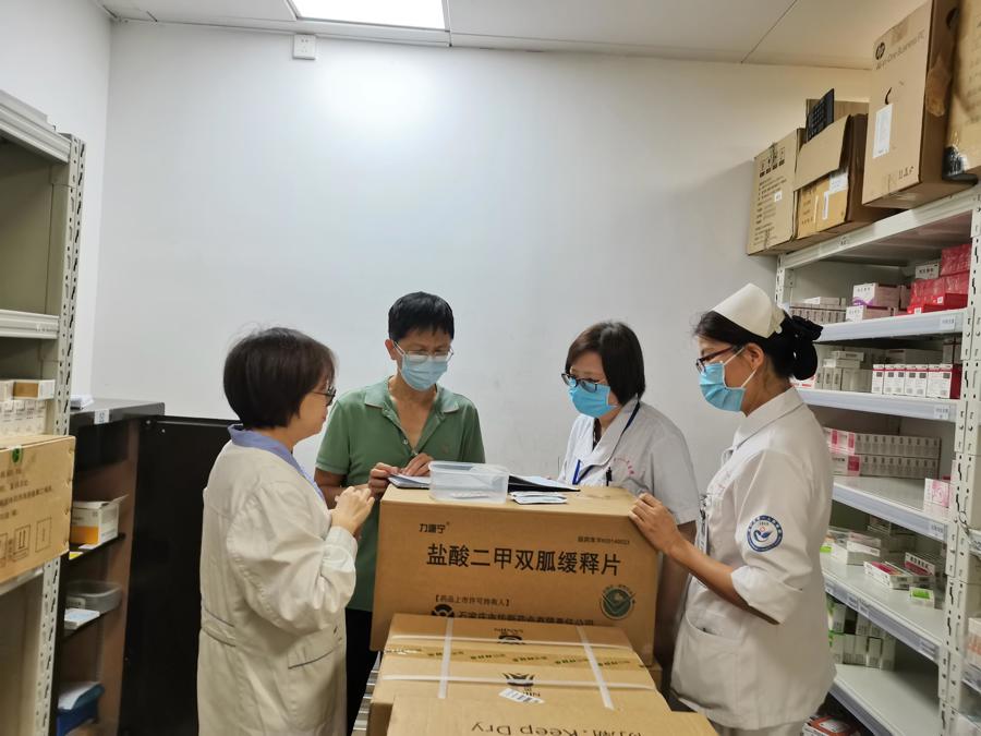 南宁市第一人民医院开展 2025年第三季度毒麻药等药品管理联合督查