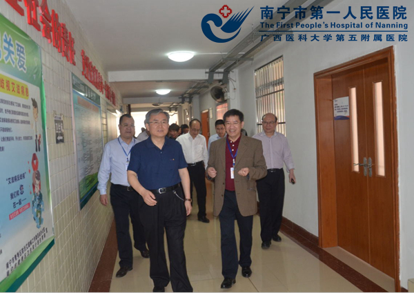 国家卫生健康委调研组赴埌东医院、南湖社区卫生服务中心考察调研