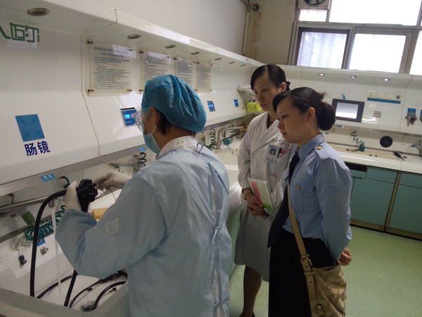 自治区卫监所到我院进行日常工作督查及感染性疾病防控检查