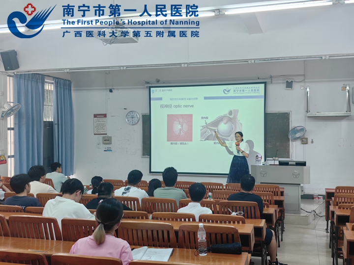 聚焦课堂实效，深化督导赋能 我院教学督导专家持续深耕教学一线