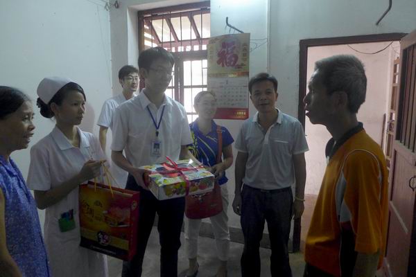 我院开展“邻里守望，共度中秋”青年志愿者服务活动