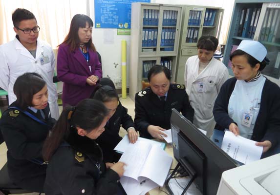 青秀区卫生监督所到南湖社区卫生服务中心开展卫生监督协管工作督查