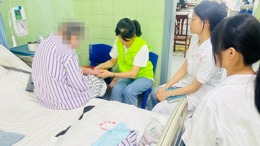 医社联动暖病房！我院医务社工携手社工机构志愿者开启服务新模式
