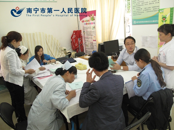 青秀区卫计局检查组到埌东分院南湖社区卫生服务中心进行公卫服务现场复核工作