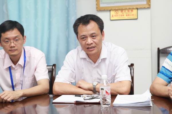 市纪委派驻市卫生计生委纪检组组长曹阳文带队到我院进行调研