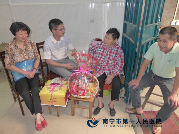 离退休管理科慰问91岁高龄退休老职工