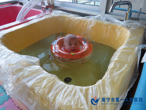 埌东分院爱婴室正式启用 首次迎来可爱小“贵宾”