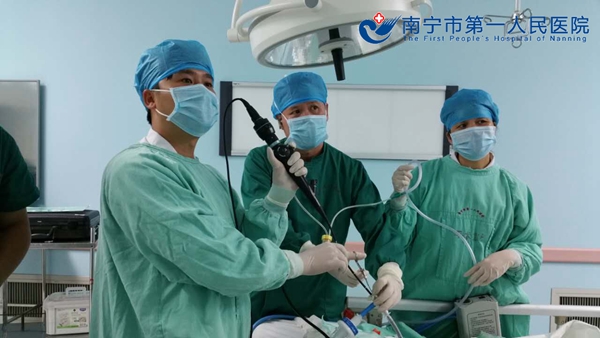 奋战7小时，多科联手为重症气道梗阻病人清除气道异物