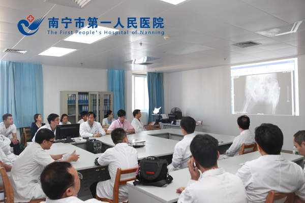 坚持落实疑难病例讨论制度持续改进医疗服务质量