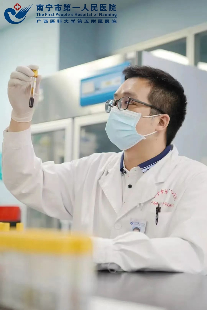 喜报！我院医学检验科韦荣国主任荣获“白求恩式检验人”称号