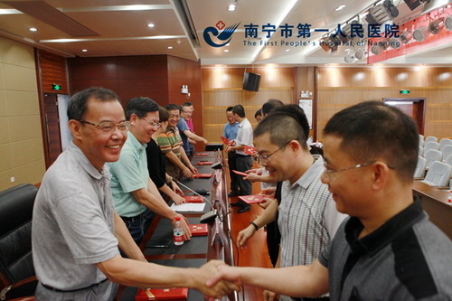 南宁市医学会小儿外科学分会成立大会暨广西小儿外科微创手术学习班在我院召开