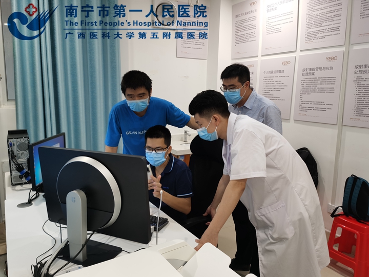 1我院专家组赴南宁医博中医肛肠医院指导远程影像诊断系统建设.jpg