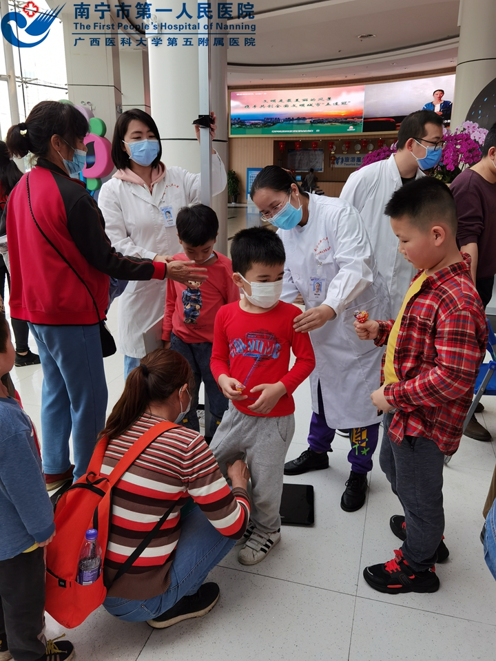 践行雷锋精神 助力儿童成长