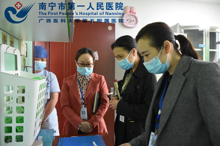 医疗集团护理管理中心：下基层 讲知识 提技能