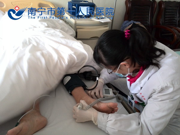 内分泌科引进经皮氧分压监测仪给糖尿病患者带来福音