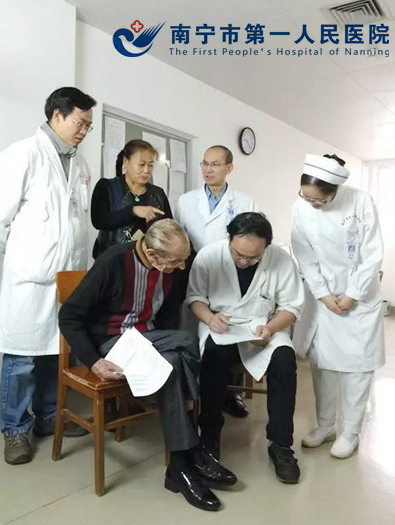 七旬外籍老人“小乐园”寻求帮助满意而归