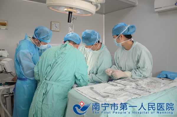 埌东分院联合总院普外科专家完成甲状腺切除手术