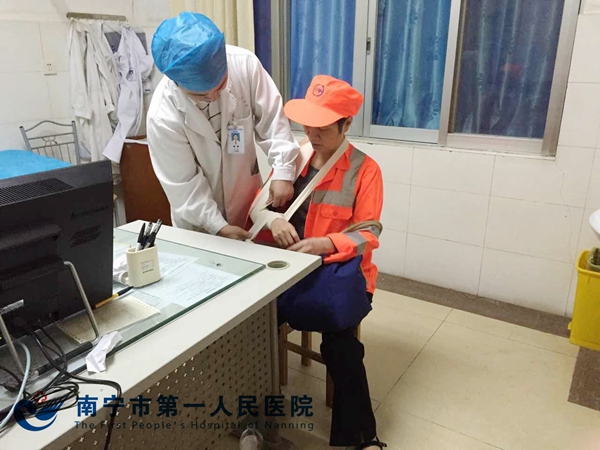 埌东分院配合交警支队完成弘扬正能量的微电影拍摄工作