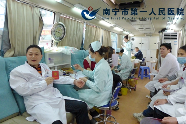 我院积极开展2016年“医务人员献血月”无偿献血活动