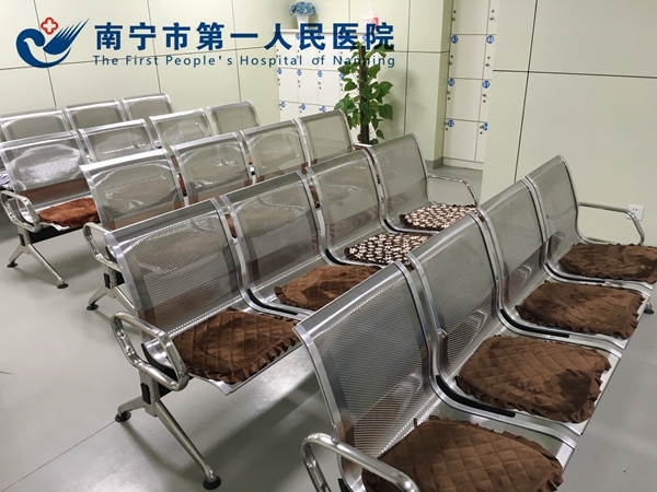 血液净化室不让肾友坐“冷板凳”