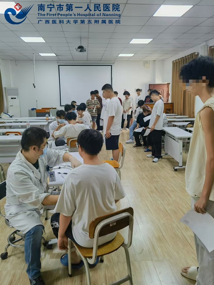 单日体检量达1万余人次 我院健康体检中心圆满完成新生入学体检工作