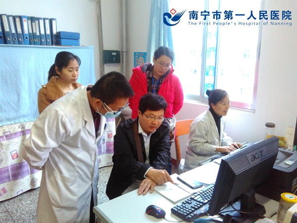 自治区专家组到我院开展2015年性病量化考核现场核查工作