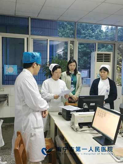 我院纪委加强对查处发生在群众身边的“四风“ 和腐败问题专项工作的督察