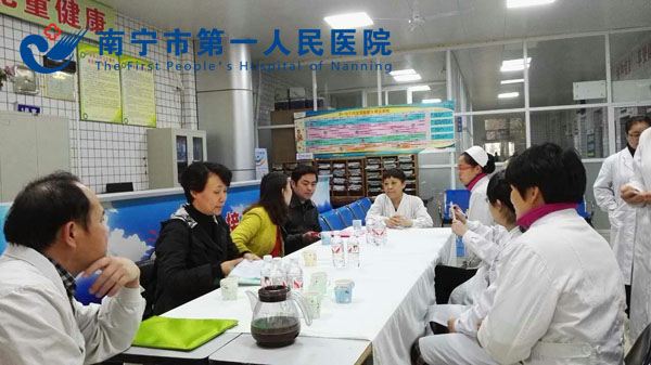 青秀区卫计局督导组到南湖社区卫生服务中心检查妇幼工作情况