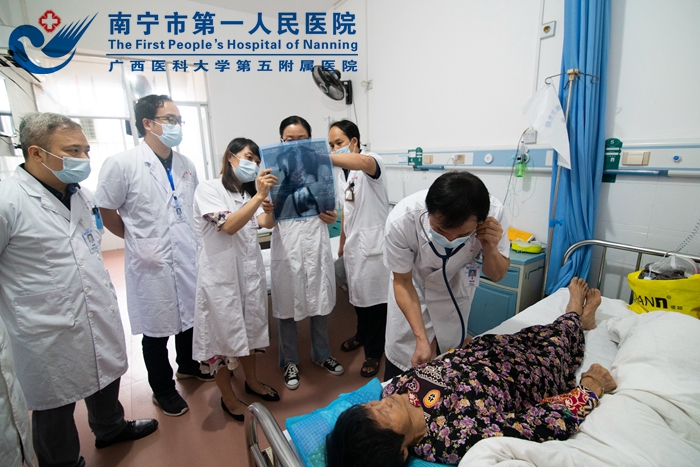 南宁市第一人民医院成功开展海外赤子助力贫困地区医疗事业发展服务活动走进广西南宁马山县里当乡