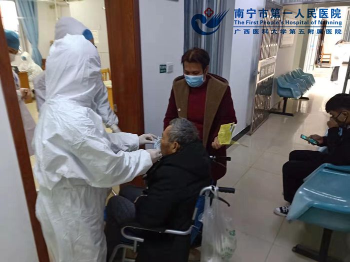 英雄不问出处，巾帼不让须眉