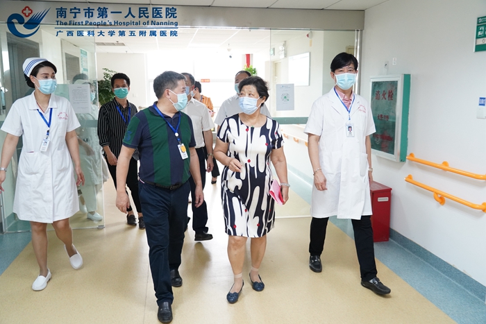 南宁市人大领导到我院进行传染病防控能力建设工作调研