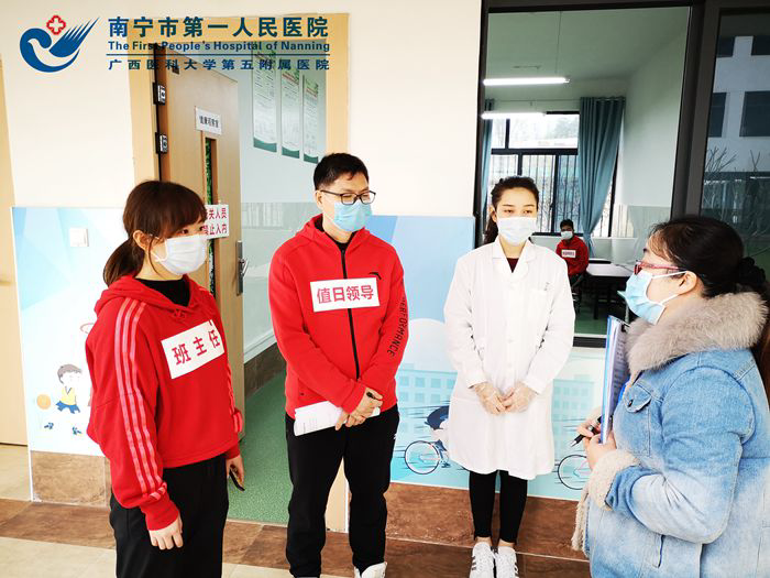  南湖社区卫生服务中心协助学校打好复学准备仗