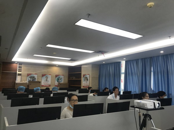 我院进行医院门诊新系统上机考试