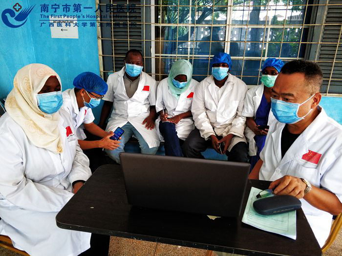 远在异乡的坚守——我院援非医疗队员在科摩罗积极参与新冠肺炎防控工作