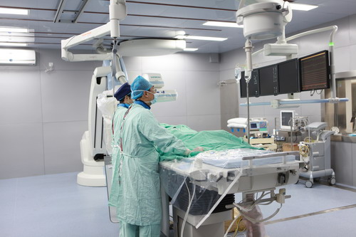 德国西门子Artis Zeego“妙手”多轴机器人 