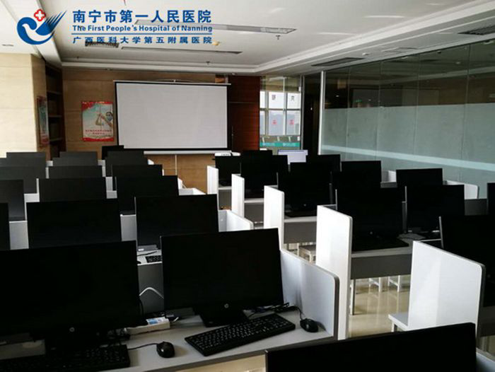 我院完成信息系统培训电教室布置工作