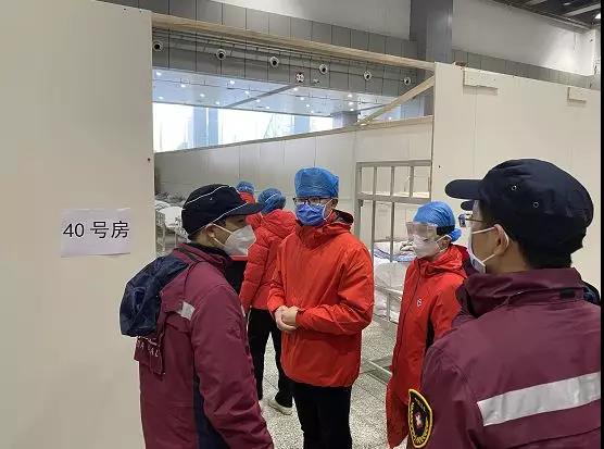 刚刚启动的方舱医院，还有很多方面有待进一步完善，但大家都在努力。.jpg