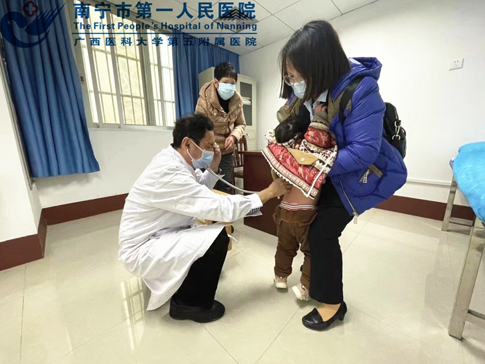 市一青秀分院儿科于波名医工作室受到群众“追捧”