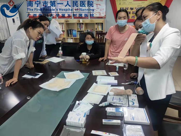 护理专家下基层，医疗集团共发展