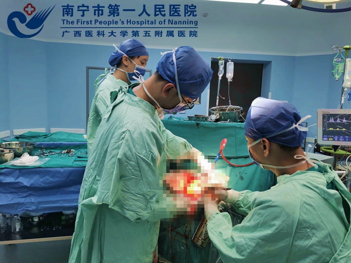 给力！市一青秀分院成功开展首例开颅手术！
