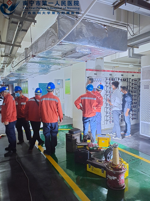 我院顺利完成高压电气设备预防性停电试验