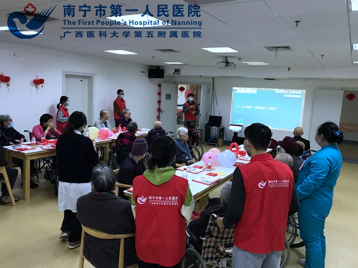 学党史 办实事开展关爱老人志愿服务，助推新时代文明实践